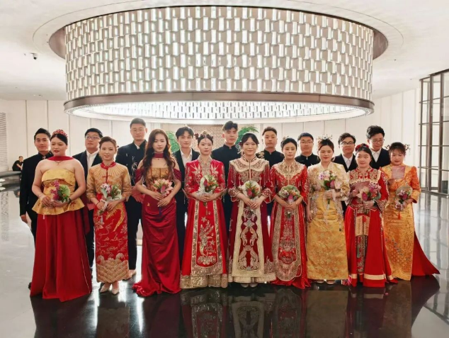 民政局颁发纪念婚书