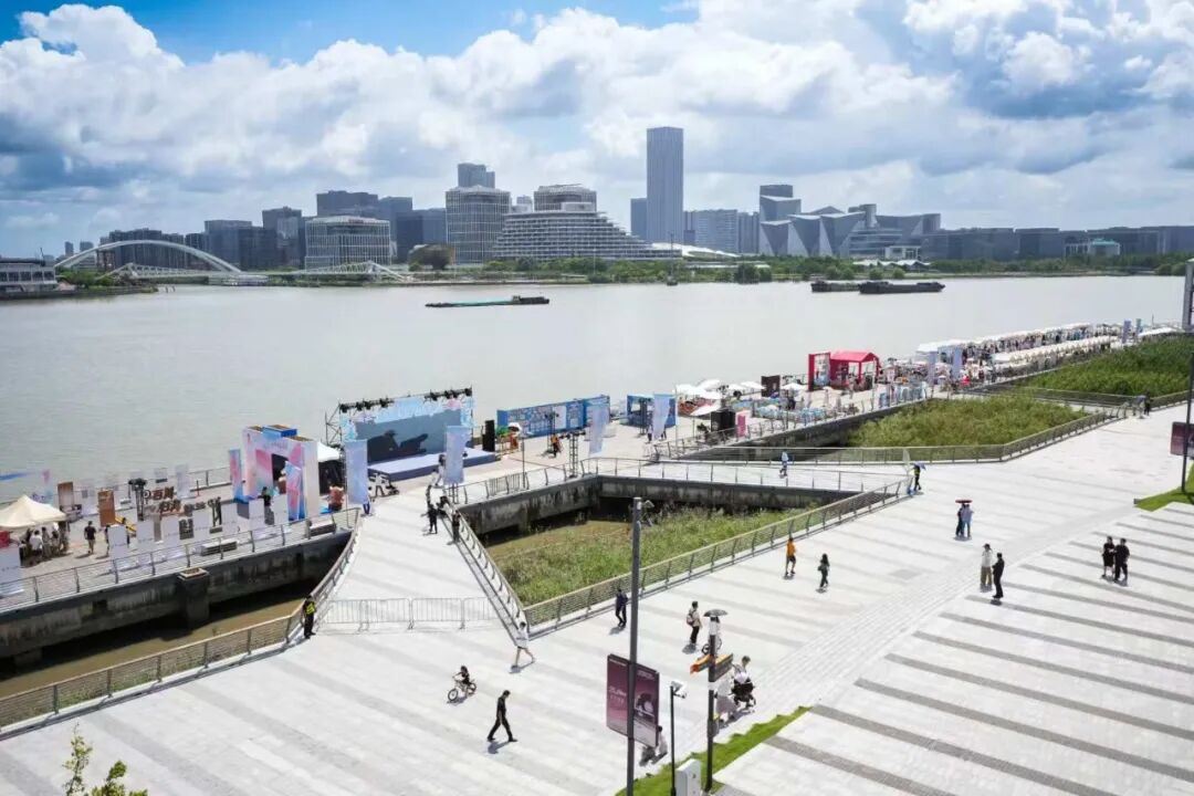 慈善市集展区